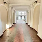Binario 5, A Due Passi Da Porta Nuova E Dal Centro