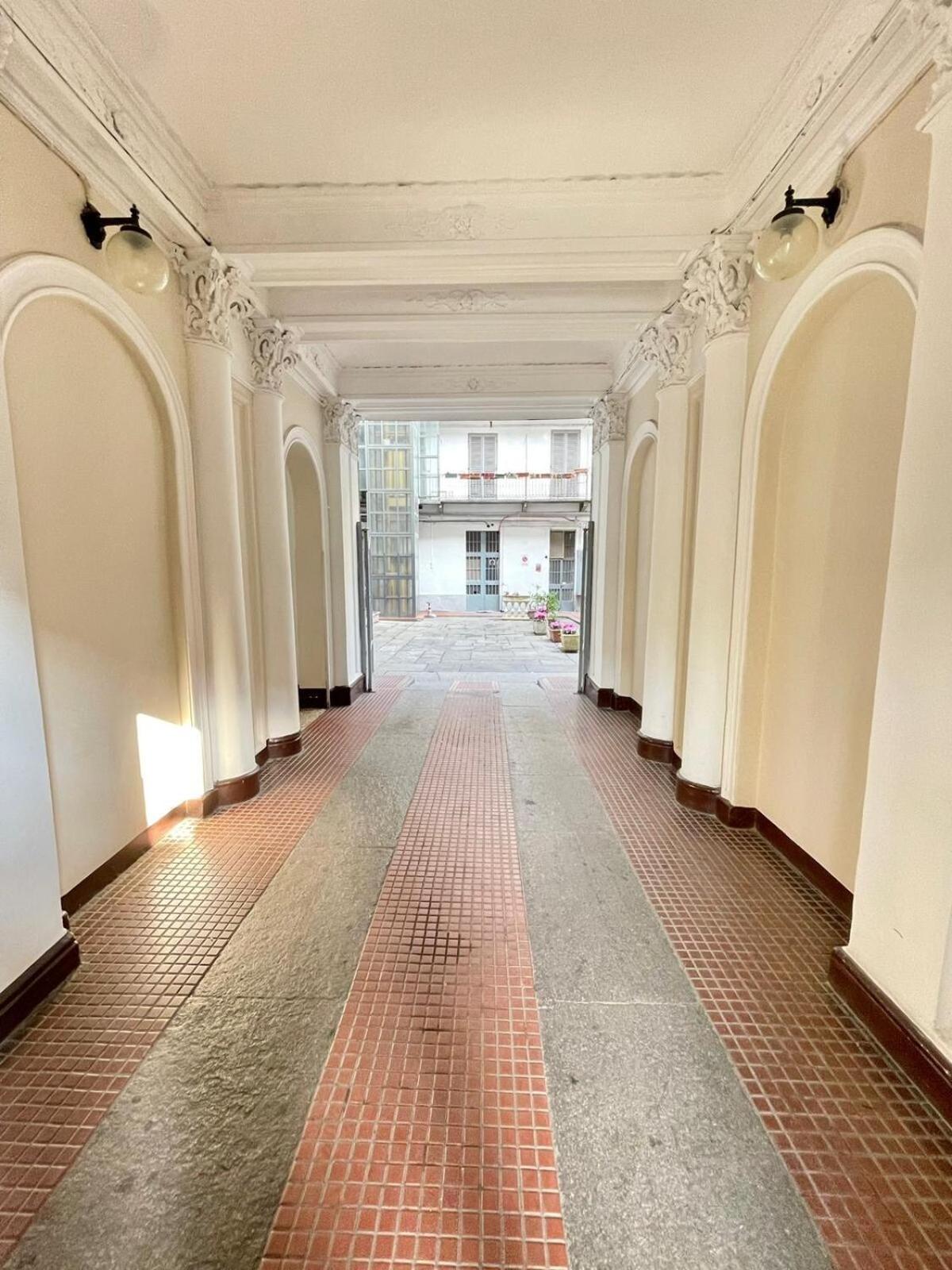 Binario 5, A Due Passi Da Porta Nuova E Dal Centro Apartamento